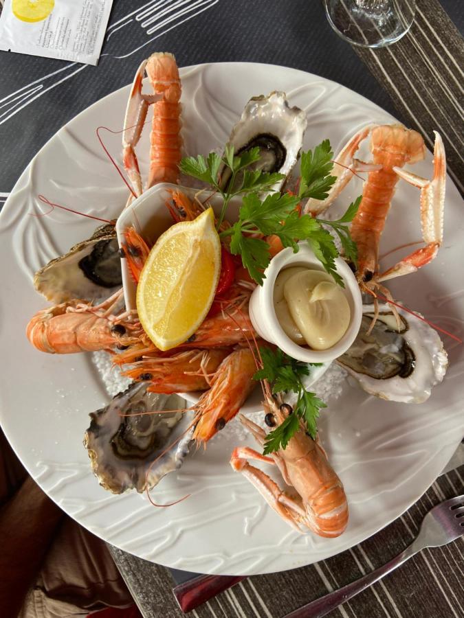 Hotel Restaurant Cousseau Parentis-en-Born Eksteriør bilde