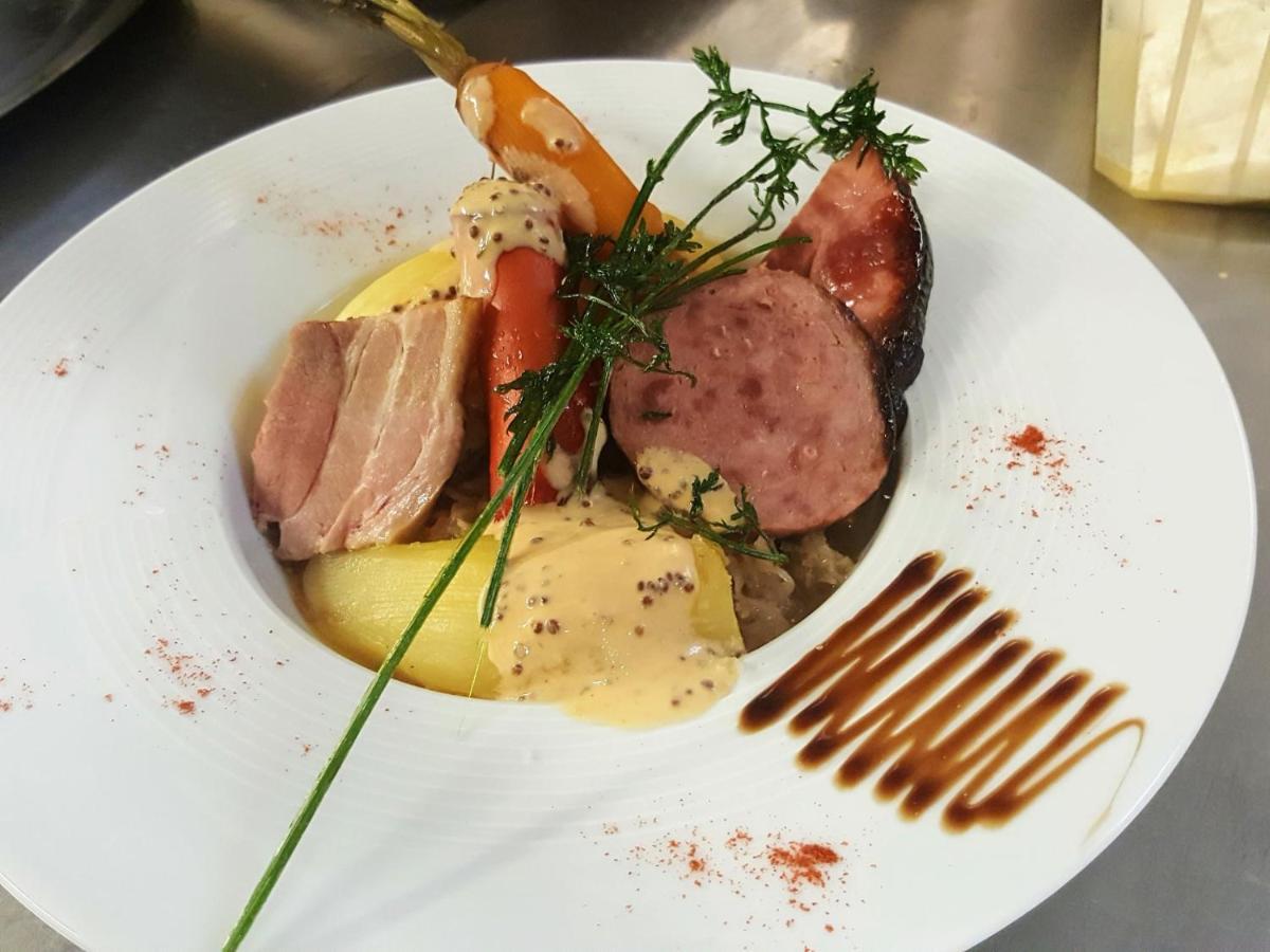 Hotel Restaurant Cousseau Parentis-en-Born Eksteriør bilde